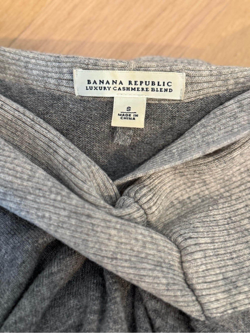 Banana Republic LUXURY CASHMERE Ribbed Cashmere-Blend Top - Heather Gray